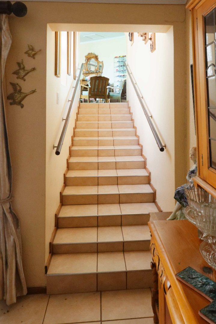 5 Bedroom Property for Sale in Wilkoppies North West